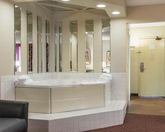 Econo Lodge Inn and Suites Joplin - Joplin - Habitación