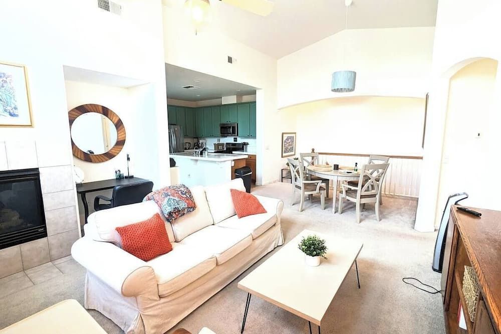 Updated, furnished 2 bd/2bth condo with attached garage in fabulous Elk Grove! - Elk Grove - Living room