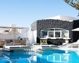 Hotel Daedalus - Fira - Piscina