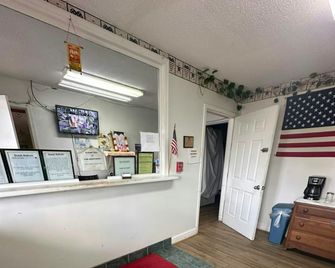 American Inn by Hotel O Metter - Metter - Рецепція