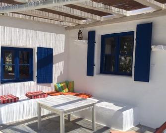 Attractive house just for two - Aliki - Patio