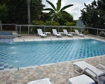 Finca el Paraiso Casa Loma, Tena - La Mesa - Piscina