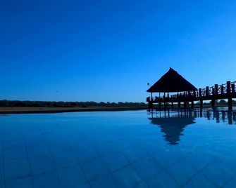 Voi Wildlife Lodge - Voi - Pool