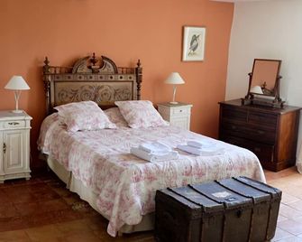 La Bomba Is A Stunning Farmhouse in Glorious Countryside With Private Pool - Airoux