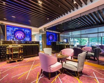 Hotel Equatorial Shanghai - Shanghai - Area lounge