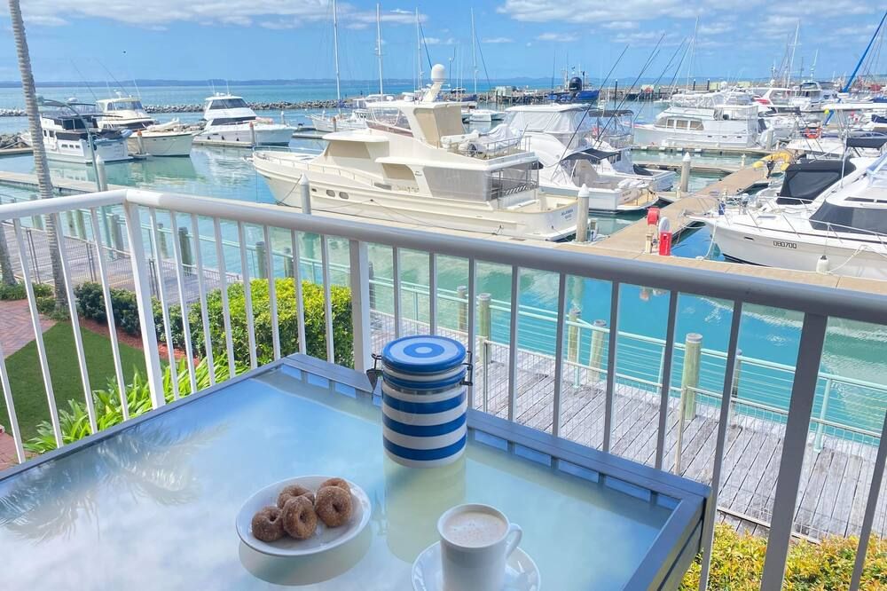 Marina & Sandy Strait Views- Resort Living - Urangan - Balkong