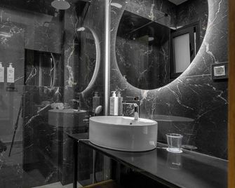 Cens Silver Luxury Suites - Ioánnina - Badrum