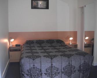 Clifton Motel - אלברי - חדר שינה