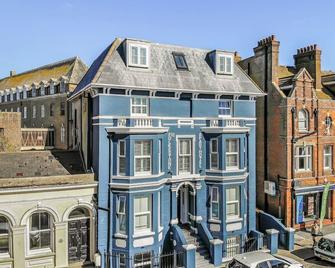 Stylish Eco Aparthotel in Folkestone Studios with Kitchenettes - Perfect for Contractors and Holiday Makers - Folkestone - Building
