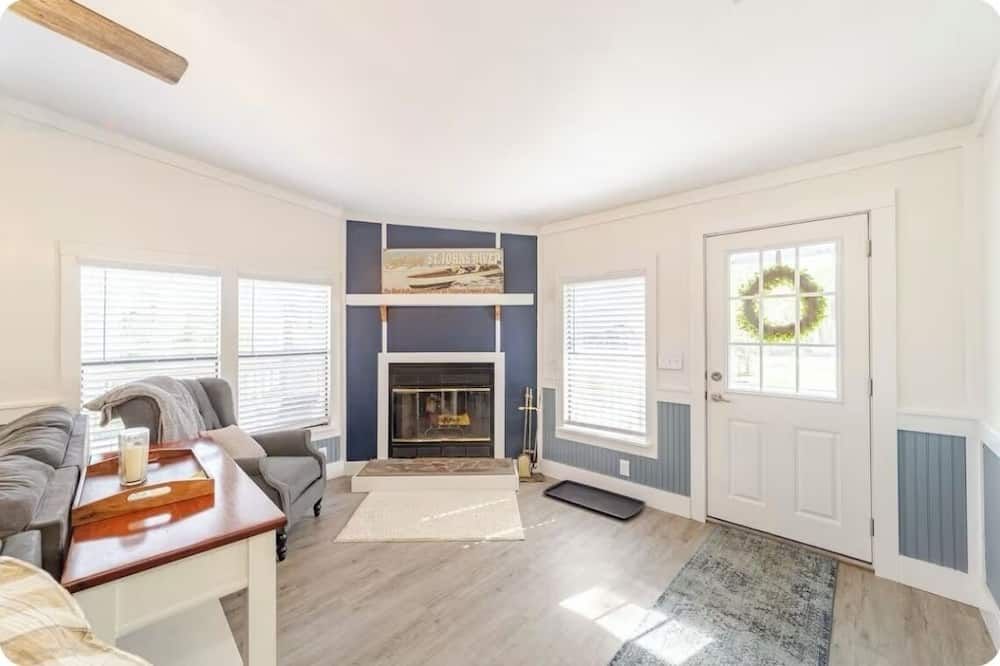 Charming 2-bedroom house on the St John’s River in Palatka with amazing views - Palatka - Sala de estar