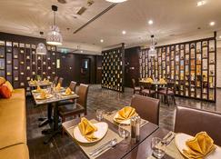 Ramada Hotel and Suites by Wyndham Dubai JBR - Dubai - Restaurant