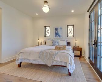 Luxe Savannah Townhome: 1 Mi to Historic District - Savannah - Bedroom