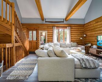 Cozy Cabin Inn - Owen Sound - Huiskamer