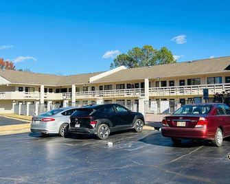 Super 7 Inn Tupelo - Tupelo - Toà nhà