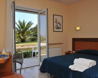 Hotel Club Koine - Otranto - Schlafzimmer