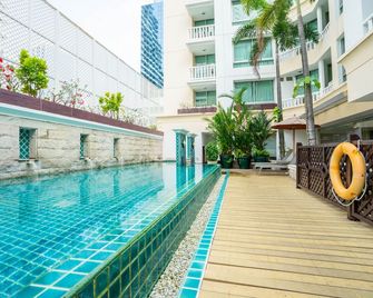 At Ease Saladaeng By Aetas - Bangkok - Uima-allas
