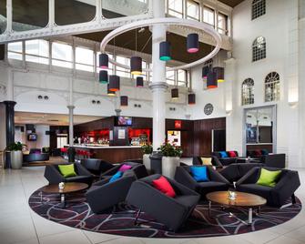 Park Inn by Radisson Cardiff City Centre - Cardiff - Lobby