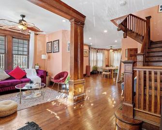 8br 3ba Classic By Tropicana, Boardwalk, Beach - Atlantic City - Olohuone