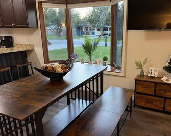 The Cozy Lake House - Auburndale