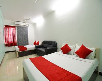 Oyo 10835 Hotel Sri Sant - Madurai - Habitación