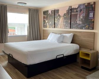 Liberty Lodge - Branson - Bedroom