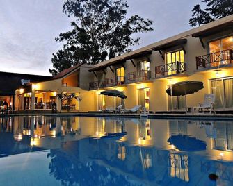 Petit Chateau Hotel Boutique - פונטה דל אסטה - בריכה