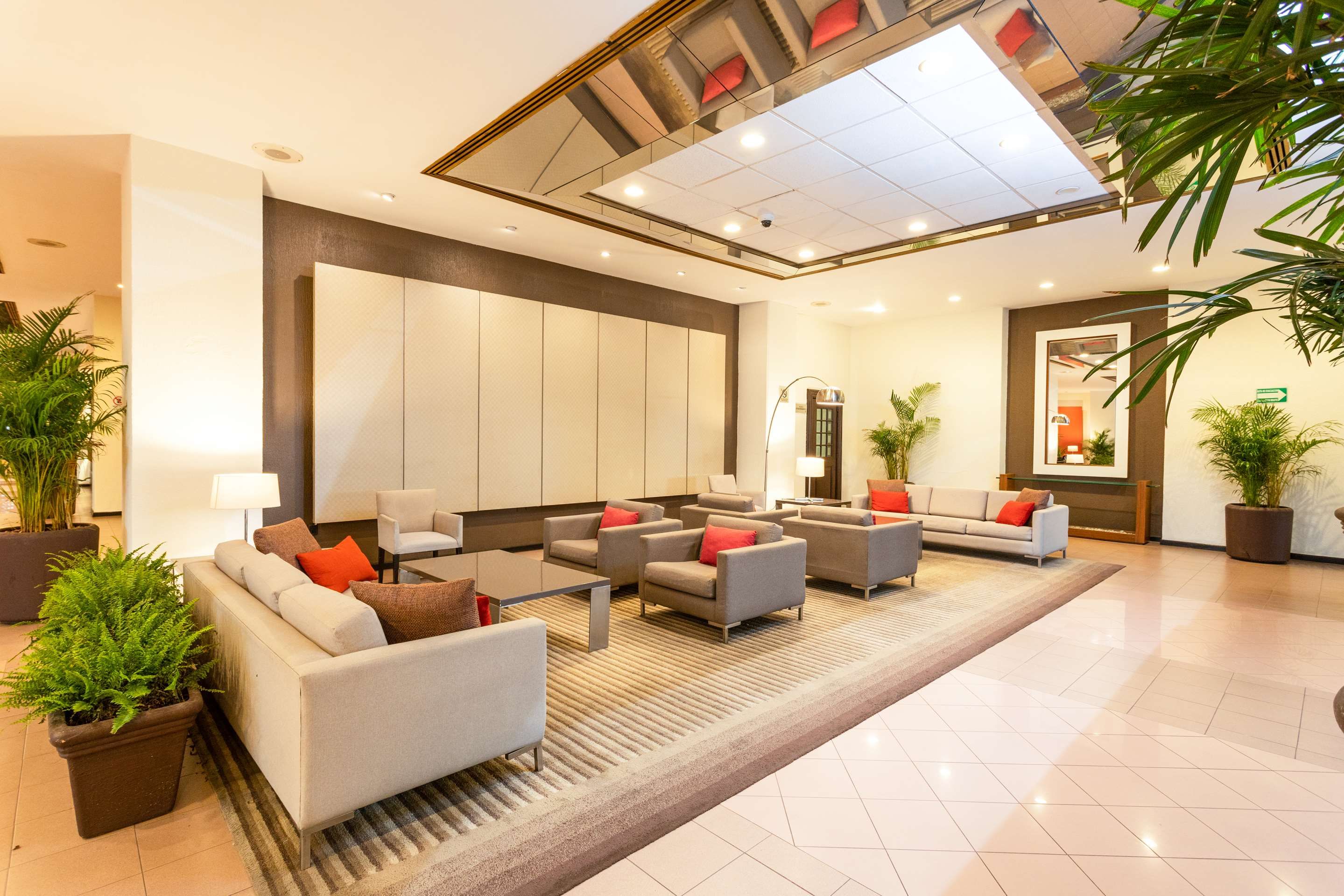 Guadalajara Plaza Expo Business Class - Guadalajara - Lobby