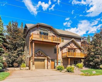 Flathead Lodge | Close to Skiing & Glacier Park - Somers - Building