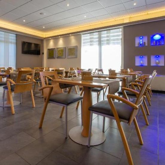 Hotel Regio image 1