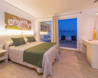 Hostal Marí - Sant Antoni de Portmany - Bedroom