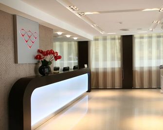 Albergo Residenziale Diamanterosso - Terni - Front desk