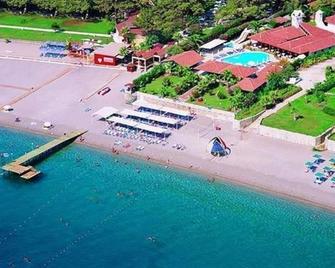 Club Akman Beach Hotel - Camyuva - חוף