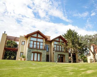 Mellmell en la Sierra - Tandil - Edificio
