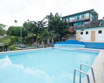 Little Falls Inn Tagaytay - Tagaytay - Piscina