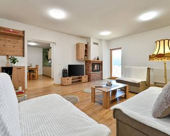 Pet Friendly Home In Ivanec With Wifi - Ivanec - Sala de estar