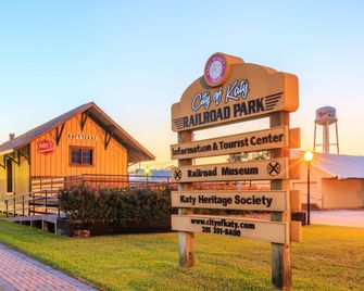 Holiday Inn Express & Suites Houston West - Katy By IHG - Katy - Edificio