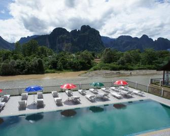 The Grand Riverside Hotel - Vang Vieng - Pool