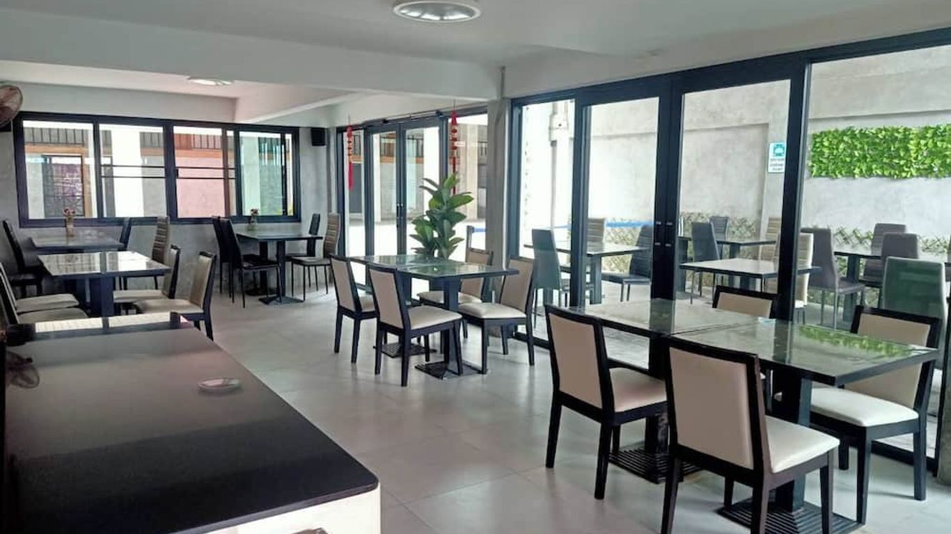 โรงแรมมาพีค