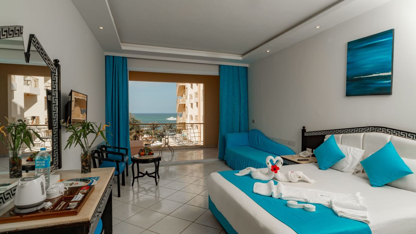 King Tut Aqua Park Beach Resort