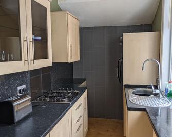 Ground floor apartment in North Shields - North Shields - Kitchen