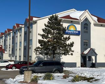 Days Inn by Wyndham near Kansas Speedway - Kansas City - Bâtiment