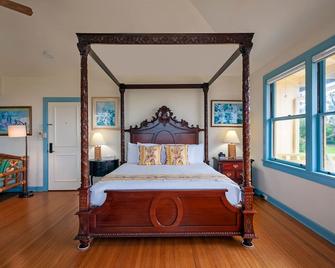 Bed & Breakfast with Ocean View - Koloa - Bedroom