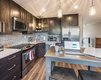 Luxury Condo with Gorgeous Views of Vail and Ski Slopes - Vail - Kitchen