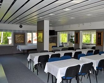 Hostelli Kuninkaankartano - Kankaanpää - Meetingraum
