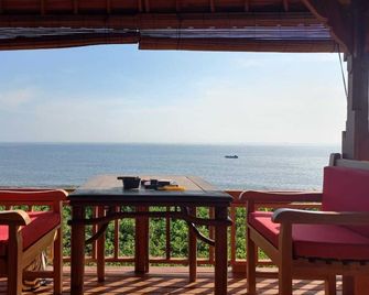 Bali North Beach Villa - Tejakula - Balkon
