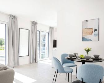 Moonliving Family Suite Apartment Near Munich - Free Parking - Eching, Freising