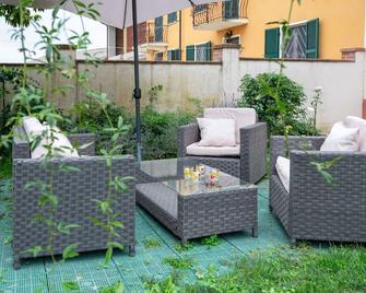 Beautiful apartment for 6 people with WIFI, patio, pets allowed, panoramic view and parking - Calliano - Patio