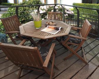 Kaiservillen Heringsdorf - Ferienwohnung mit 1 Schlafzimmer und Terrasse D101 - Heringsdorf - Balcony