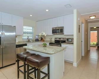 Lovely Cottage near the Beach and Downtown Sarasota - Sarasota - Cozinha
