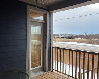 Charming and cozy townhome in Black Creek, Niagara Falls - Fort Erie - Balcony